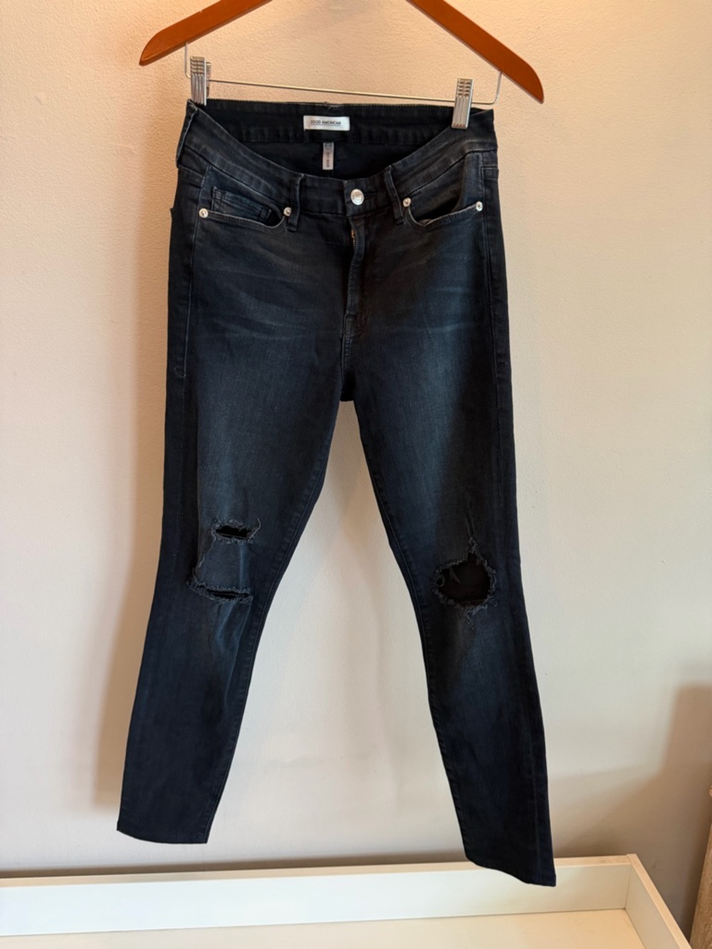 Good American Good Legs Skinny Jeans Black Distressed Ripped Knee Size‎ 6/28